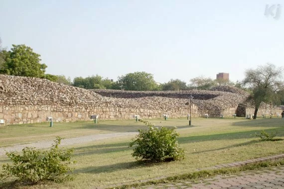 Walls at Qila Rai Pithora