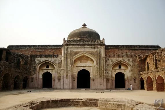 khair ul manazil Monuments near Old Fort, New Delhi