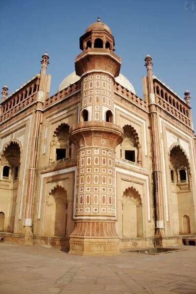 safdajung tomb column Safdarjungs Tomb, New Delhi