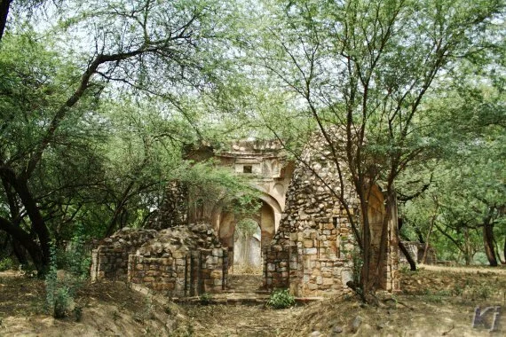 khan shahids tomb1 Mehrauli Archaeological Park, New Delhi
