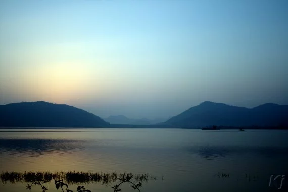 man sagar lake at sunrise Man Sagar Lake and Jal Mahal